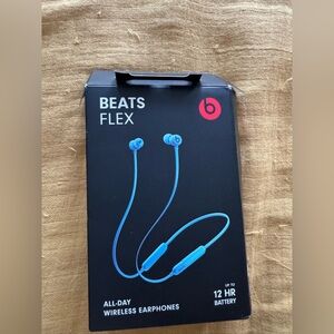 Beats by Dre Flex Earbud Headphones - Blue